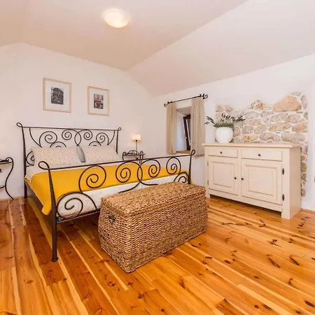 In - Zadar Riviera 43393 Holiday home Sukosan